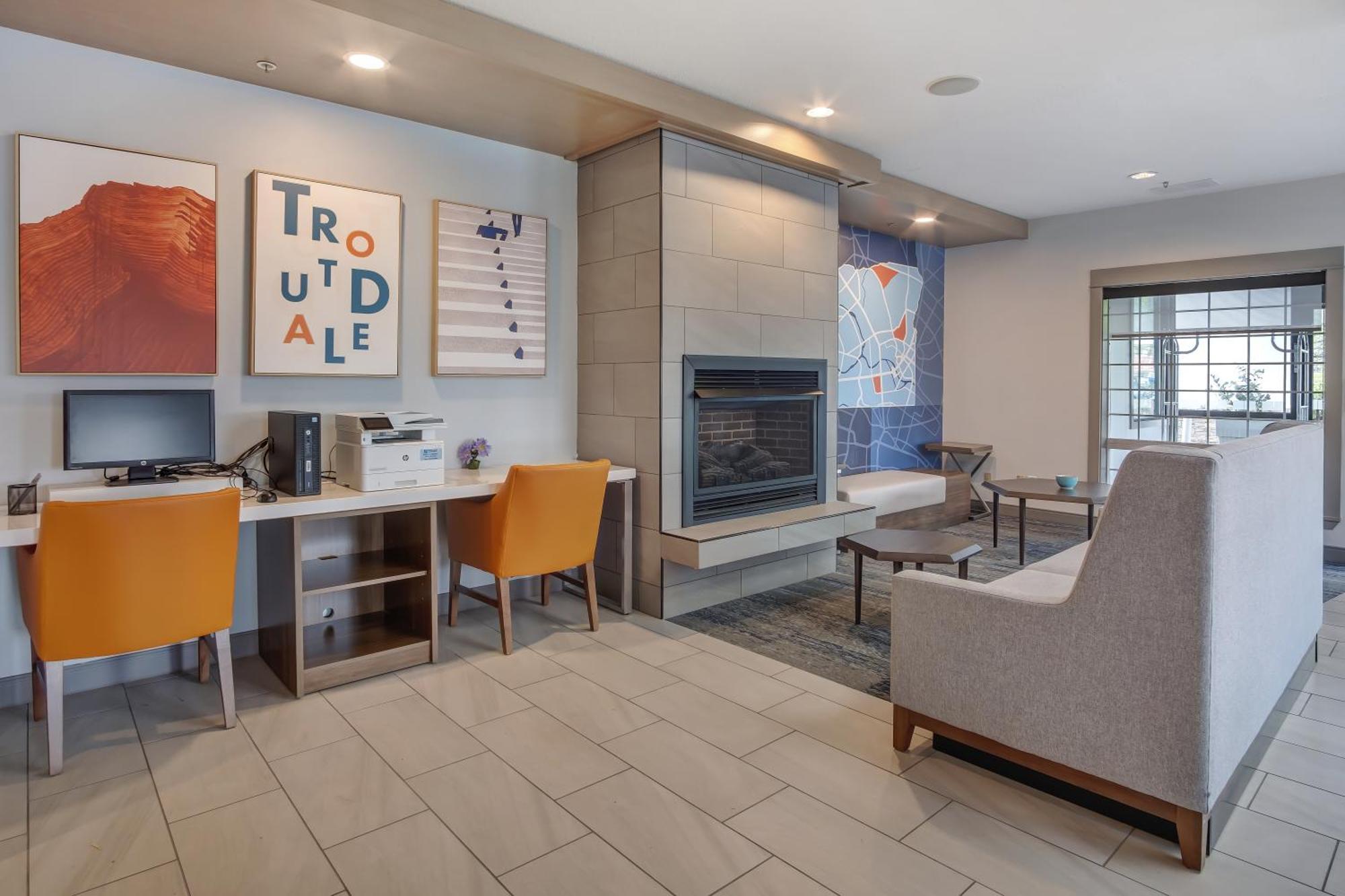 Holiday Inn Express Portland East - Columbia Gorge By Ihg Troutdale Exterior photo